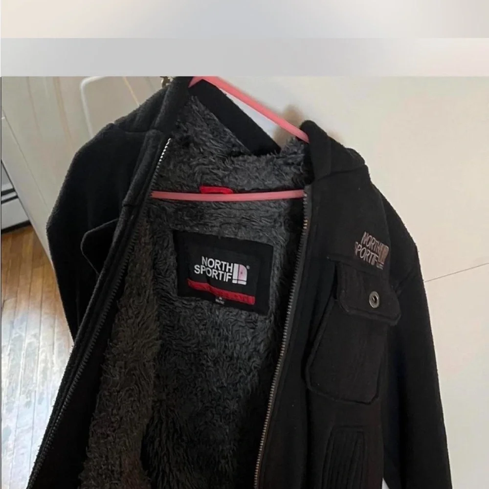 The North Face Kids Black Hooded Puffer Jacket - Picture 2 of 5